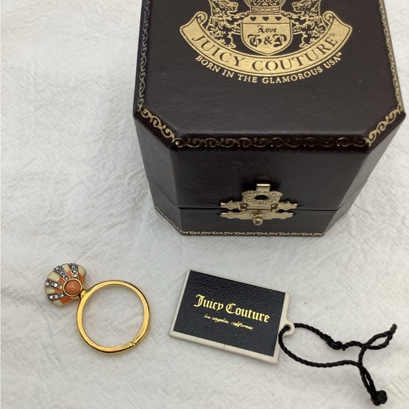 Juicy Couture Clamshell Ring size 6 - Picture 2 of 3